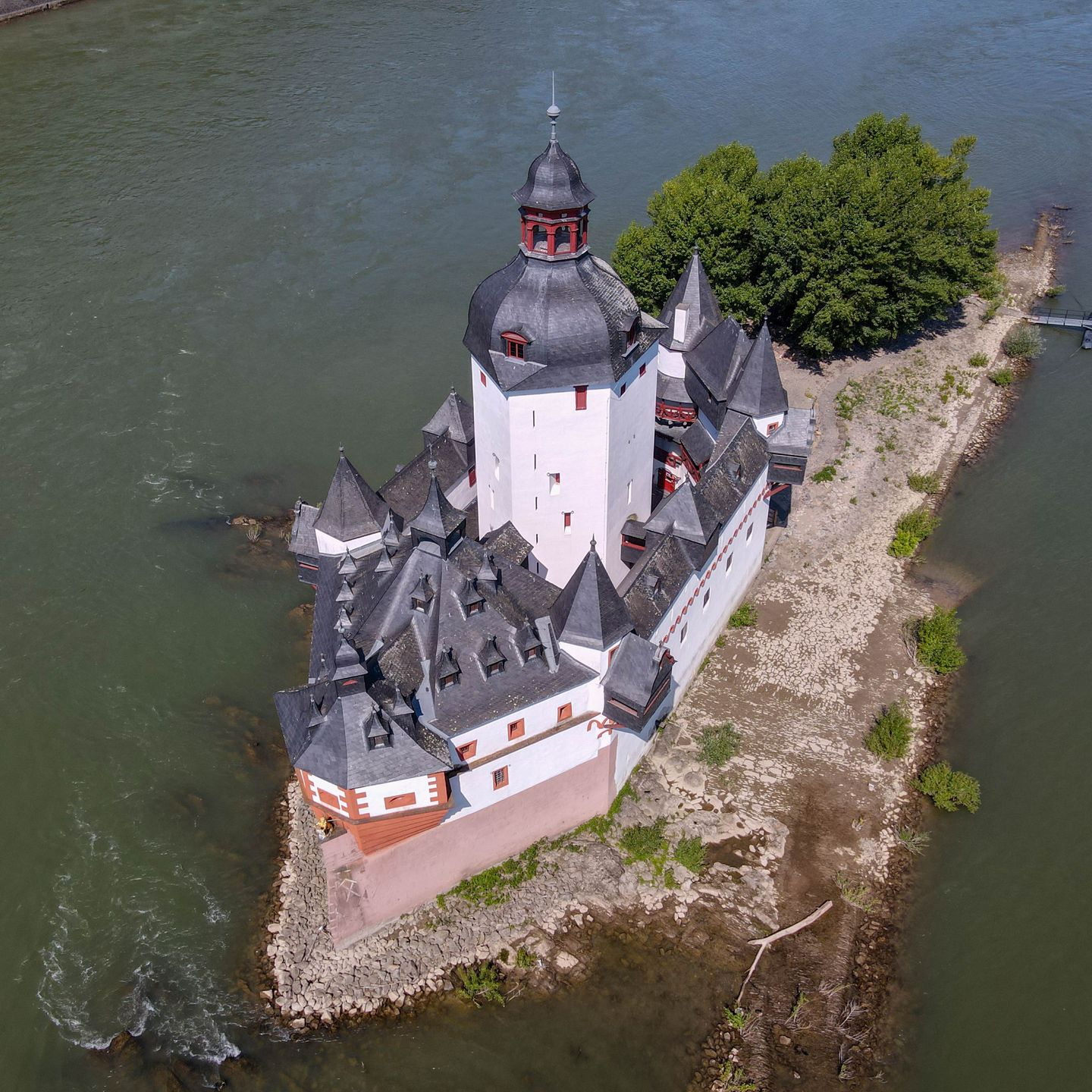 1. Bild - Sehenswert ist Burg Pfalzgrafenstein im Rheingau - 2 Bild: Burg Gutenfels imR BALZER-DMC-INCOMING-PARTNER-Rheingau-Burg-Pfalzgrafenstein