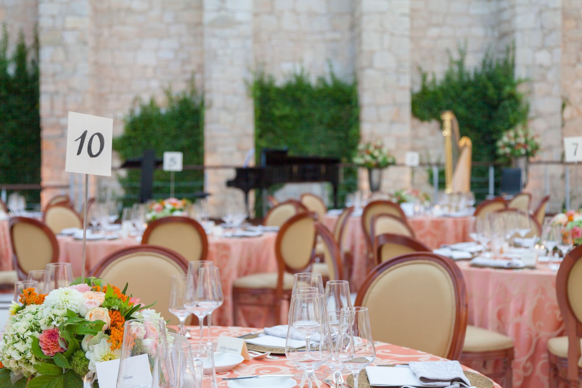 Gedeckte Tische bei einem Event von BALZER in Frankfurt