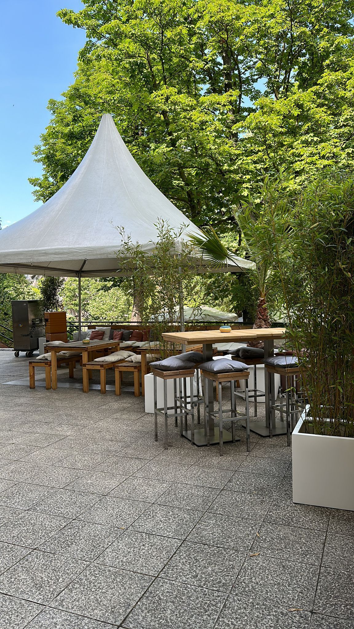 BALZER-Event-Location-Frankfurt-Zoo-Gesellschaftshaus-Terrasse