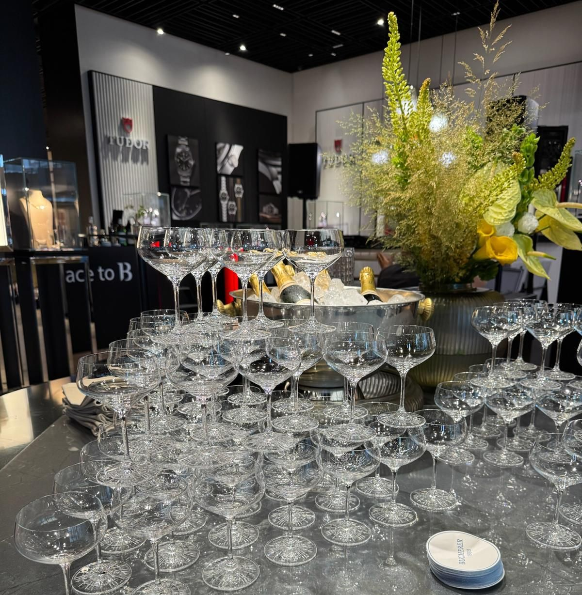 BALZER-Premium-Flagship-Store-Eroeffnung-Champagnerschale