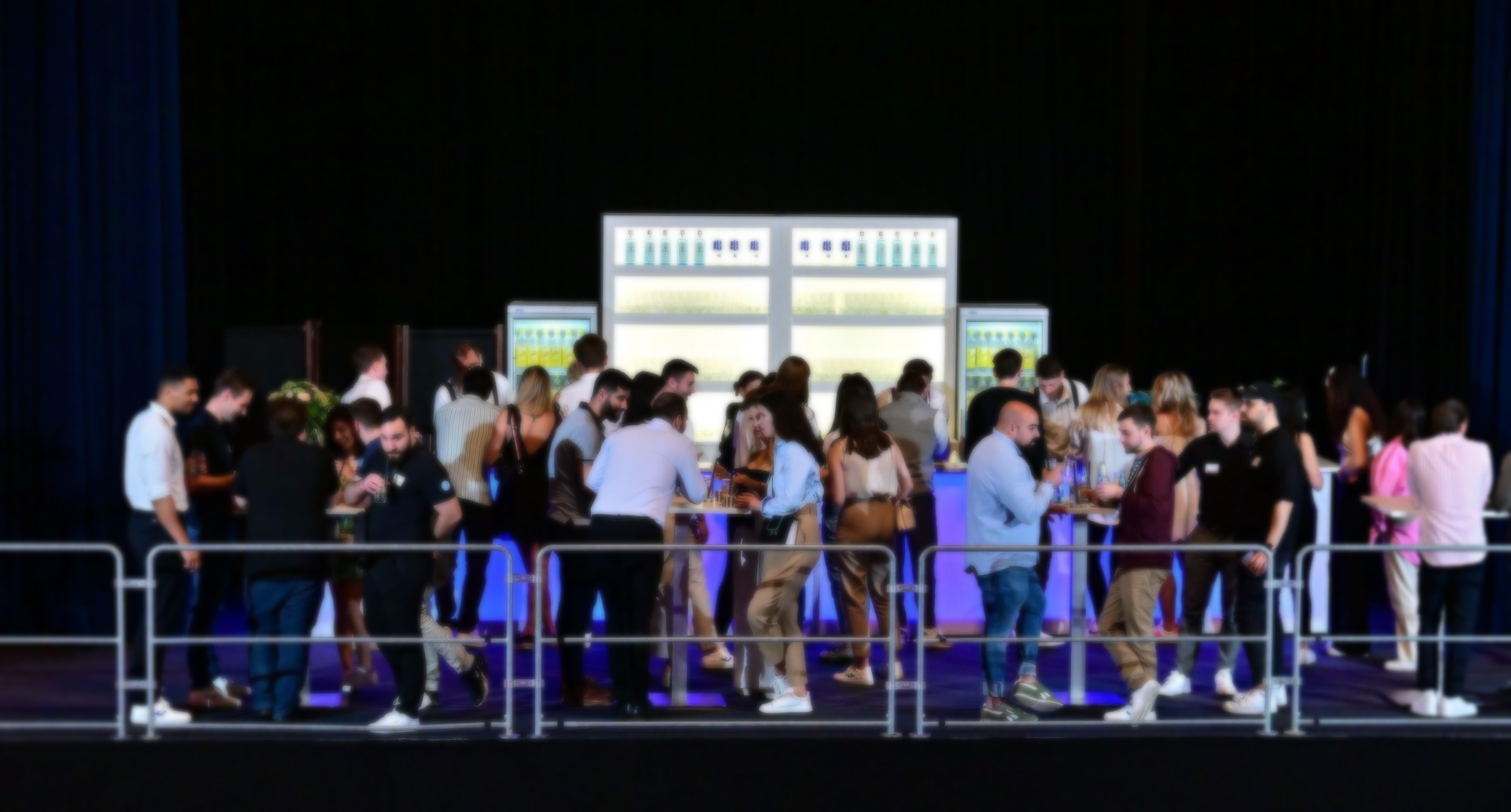 BALZER-DMC-INCOMING-PARTNER-Sommerfest-650-Gaeste-Zoo-Gesellschaftshaus-Frankfurt-Bar-auf-Buehne