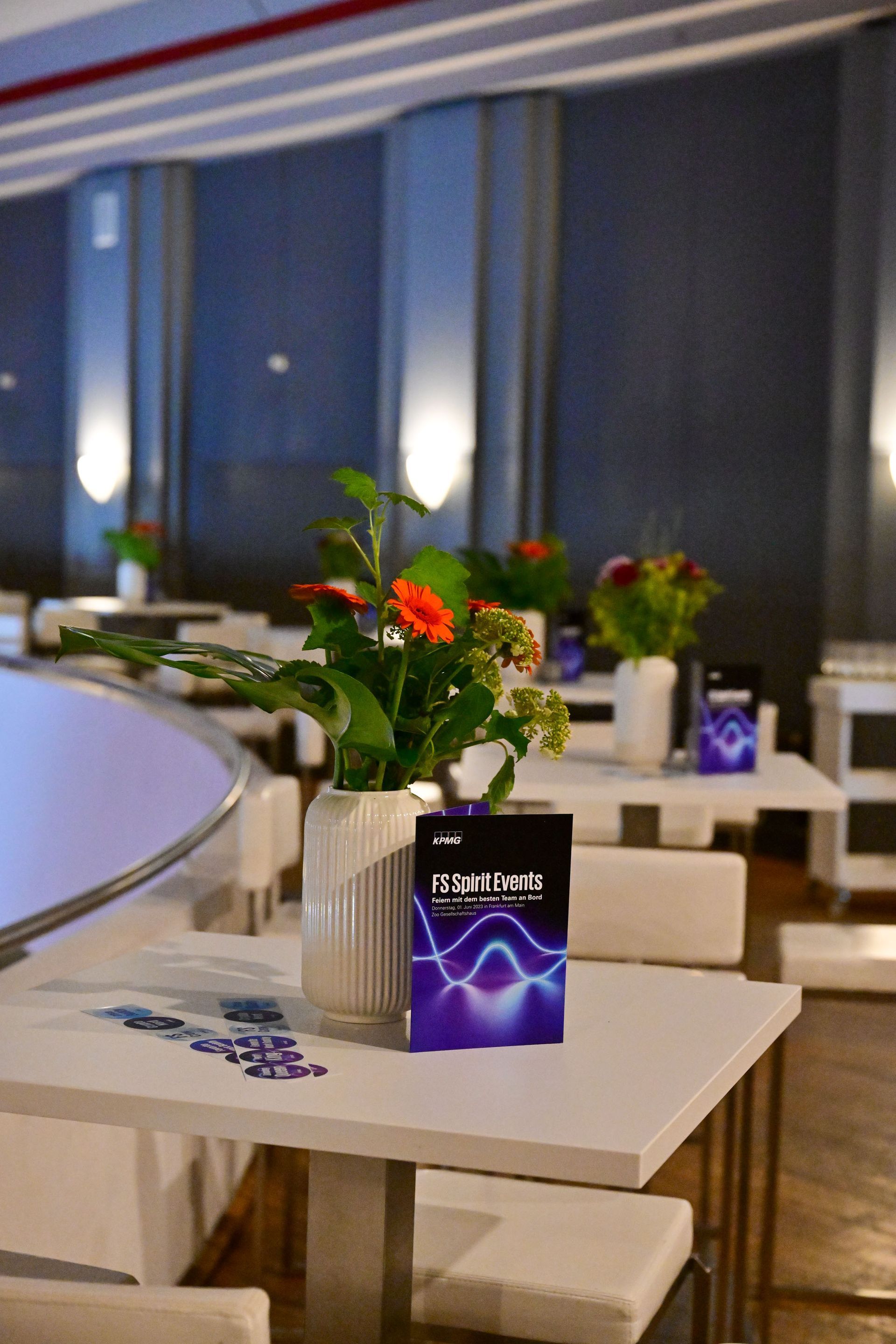 BALZER-DMC-INCOMING-PARTNER-Sommerfest-650-Gaeste-Zoo-Gesellschaftshaus-Frankfurt-Empore