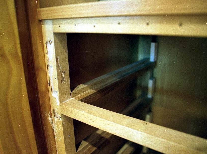 como acabar con las carcomas en muebles