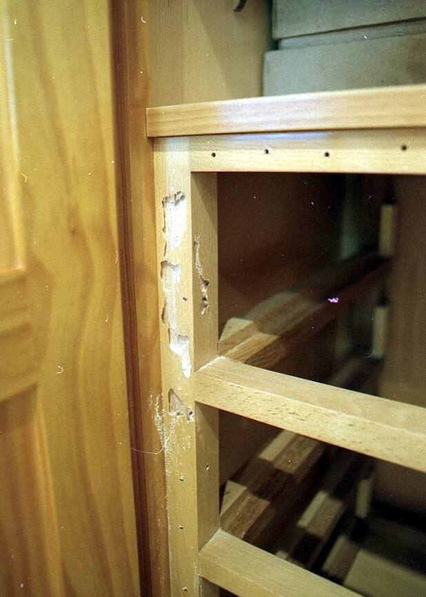 como acabar con las carcomas en muebles