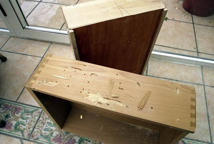 como acabar con las carcomas en muebles