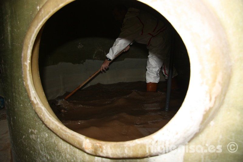 Limpieza y desinfección de depósito de agua en Alicante