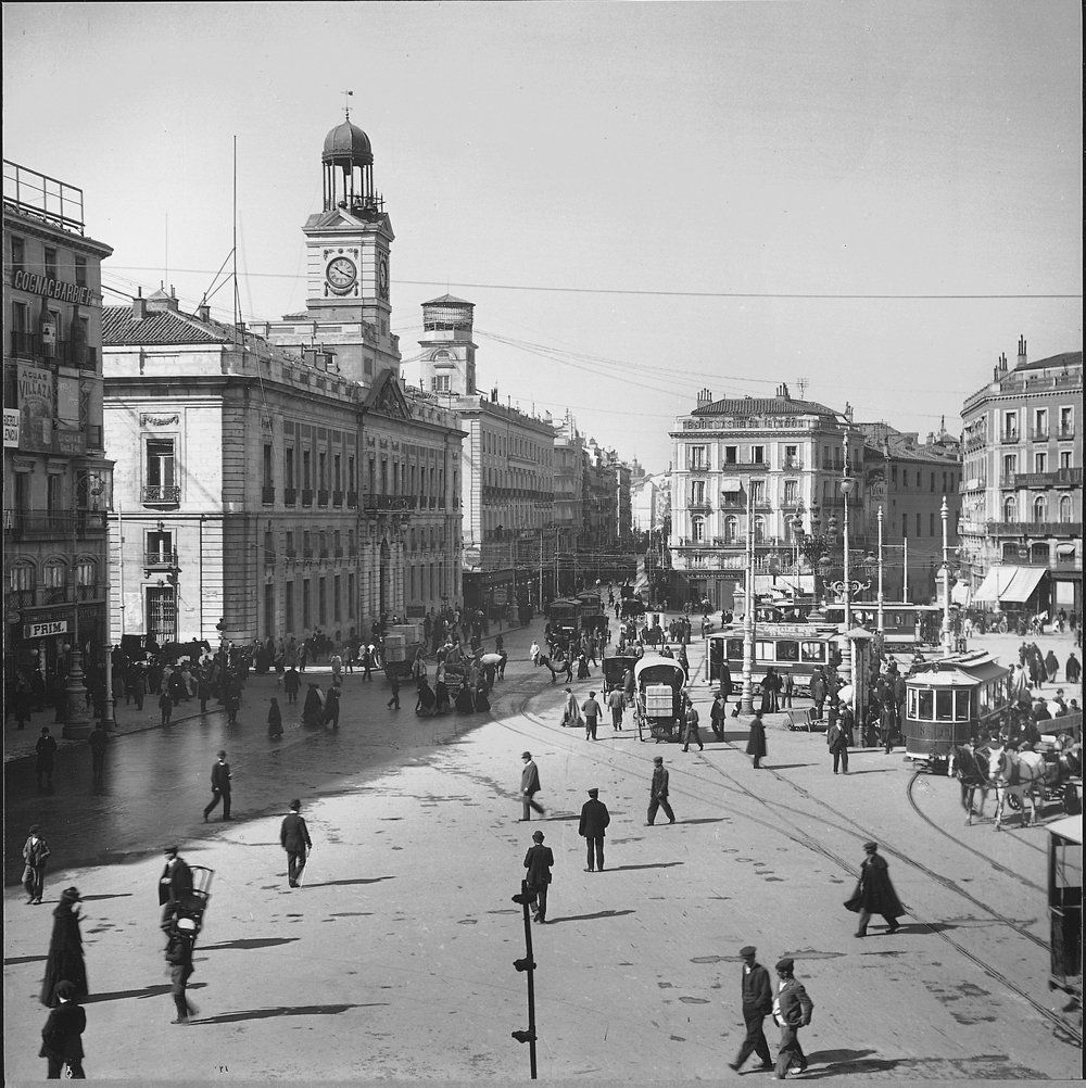Vista de la Puerta del Sol (1899)
