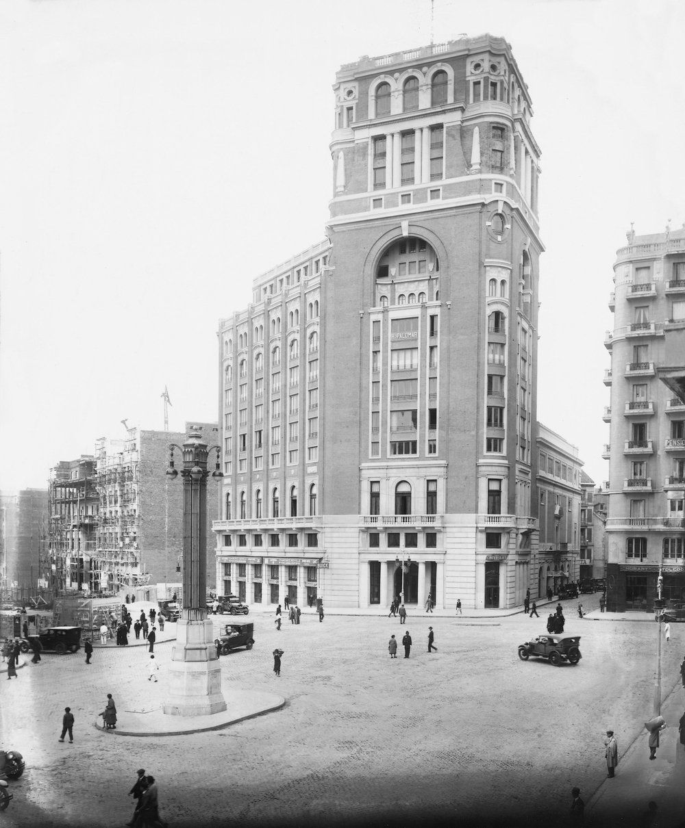 Vista del exterior del Palacio de la Prensa (1928)
