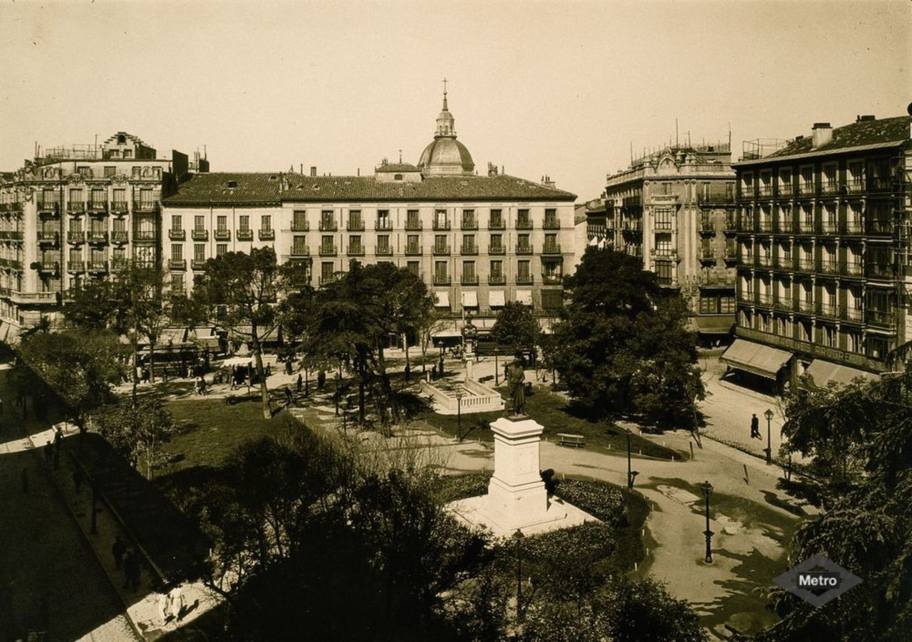 Plaza de Tirso de Molina en 1920