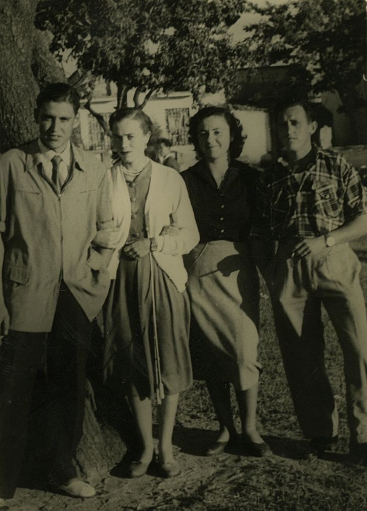 Dos parejas de novios en la Pradera de San Isidro