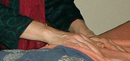 Reiki Händeauflegen heilende Hände fördert geistig seelisches Wachstum spirituell Energie universelle Lebensenergie Lebenskraft