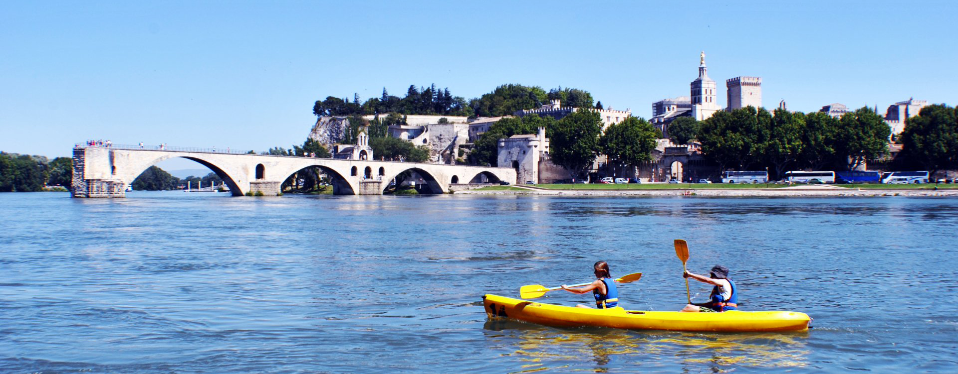 Location Sous le Pont d'Avignon