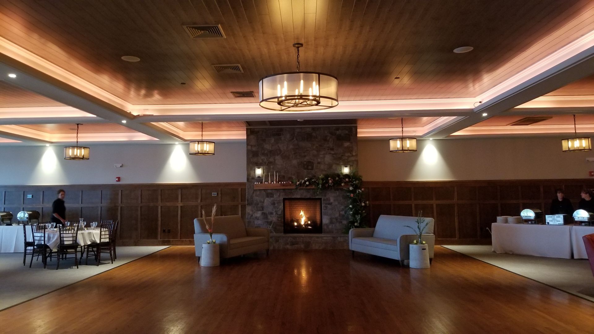 Proprietor's Lodge Pittsfield, MA Mass. wedding DJ lighting service