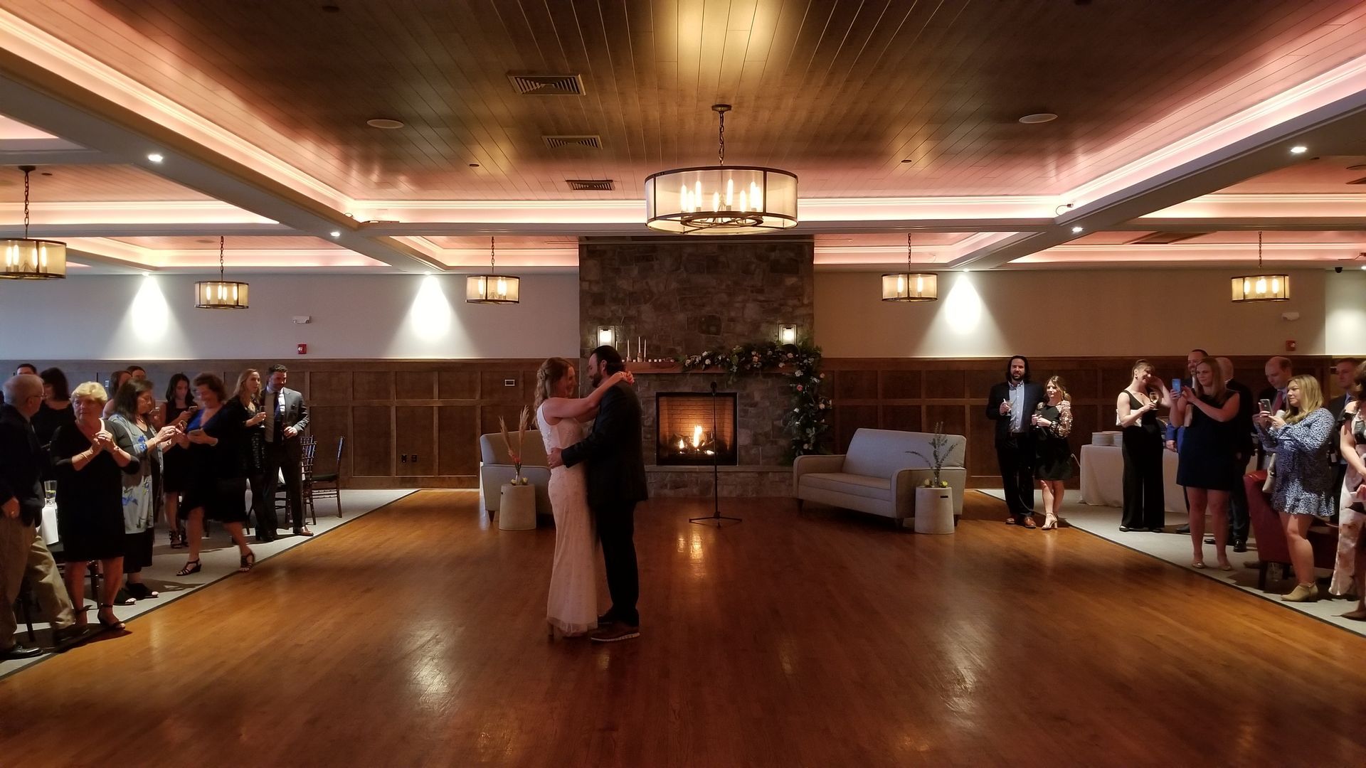 Proprietor's Lodge Pittsfield, MA Mass. wedding DJ lighting service