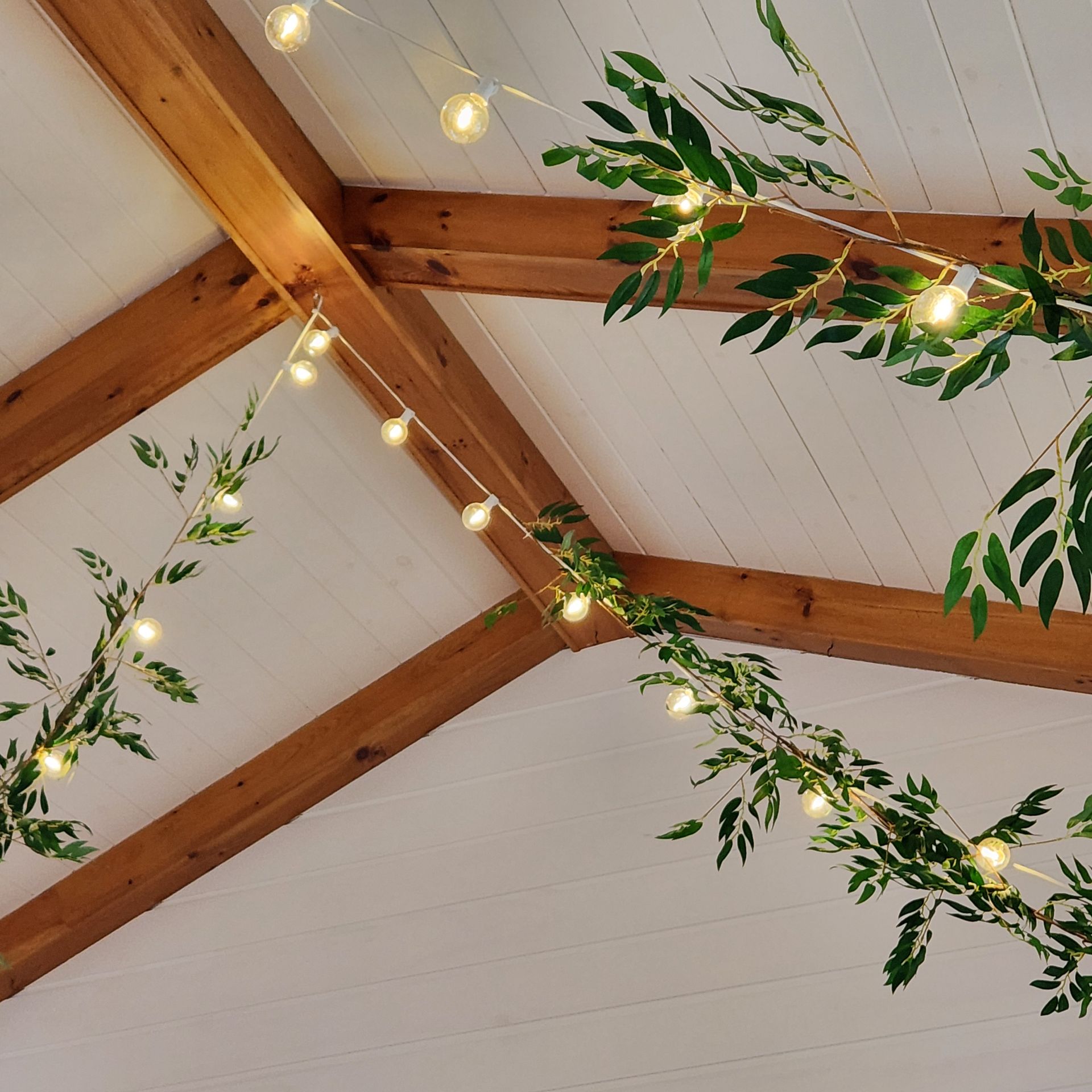 florist to install greenery for weddings, tents reception spaces, and private events in the Berkshires of Western, Mass.