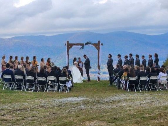 Jiminy Peak, Hancock, MA wedding DJ lighting