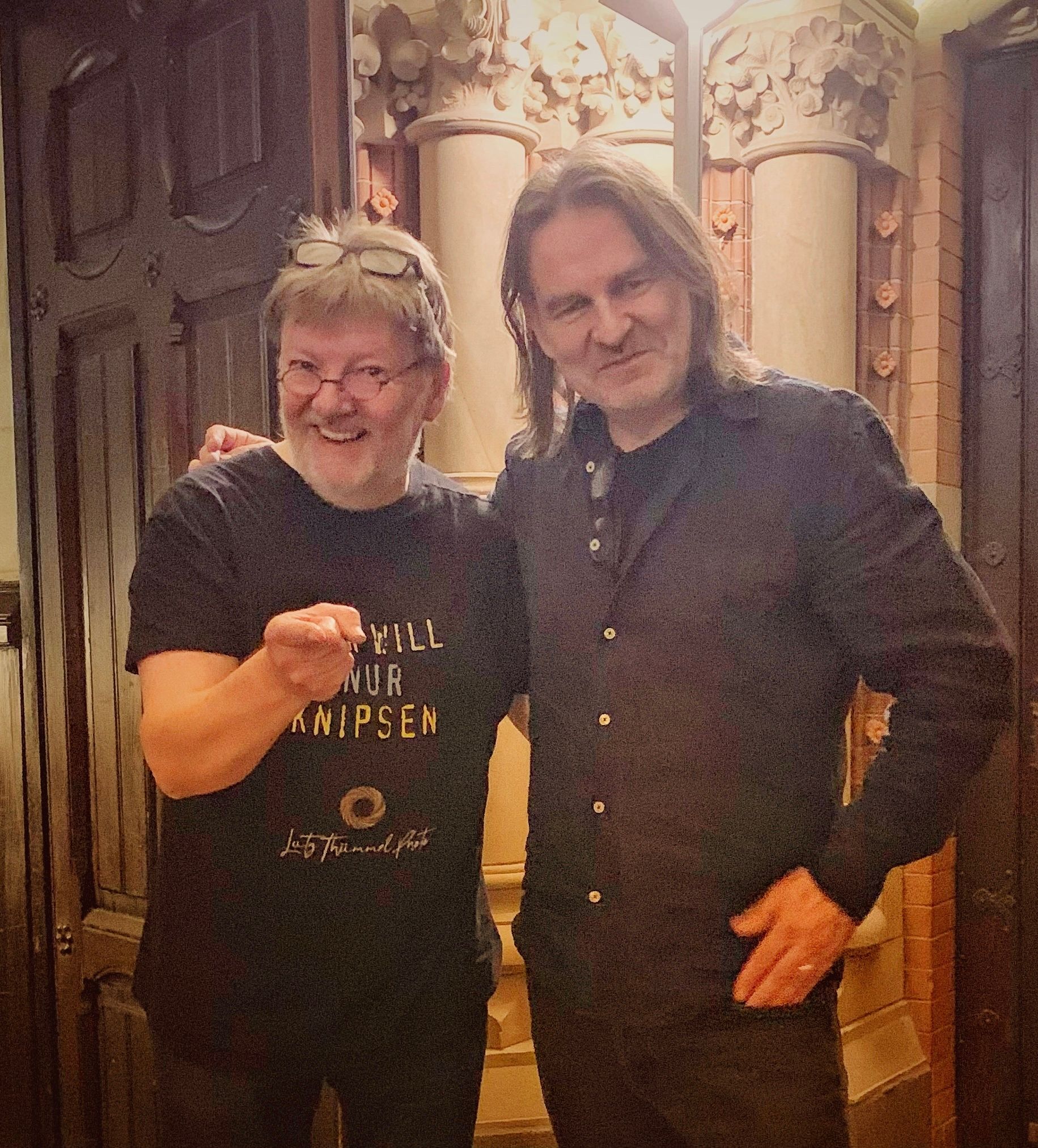 Genesis- IZMY Entertainment. Weltstars buchen. Ray Willson Show