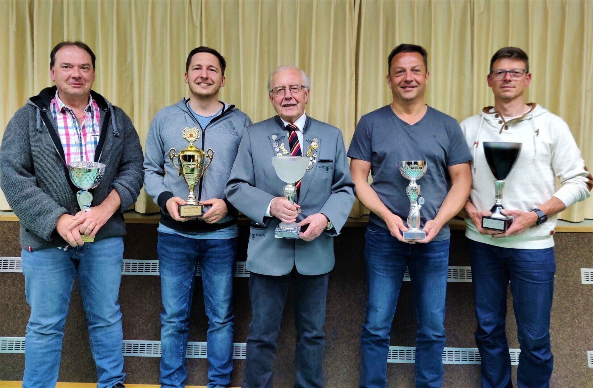 Die Pokalgewinner: Stefan Heisler, Thomas Jäger, Anton Jäger, Matthias Thomas, Mathias Reicherter (v.l.)