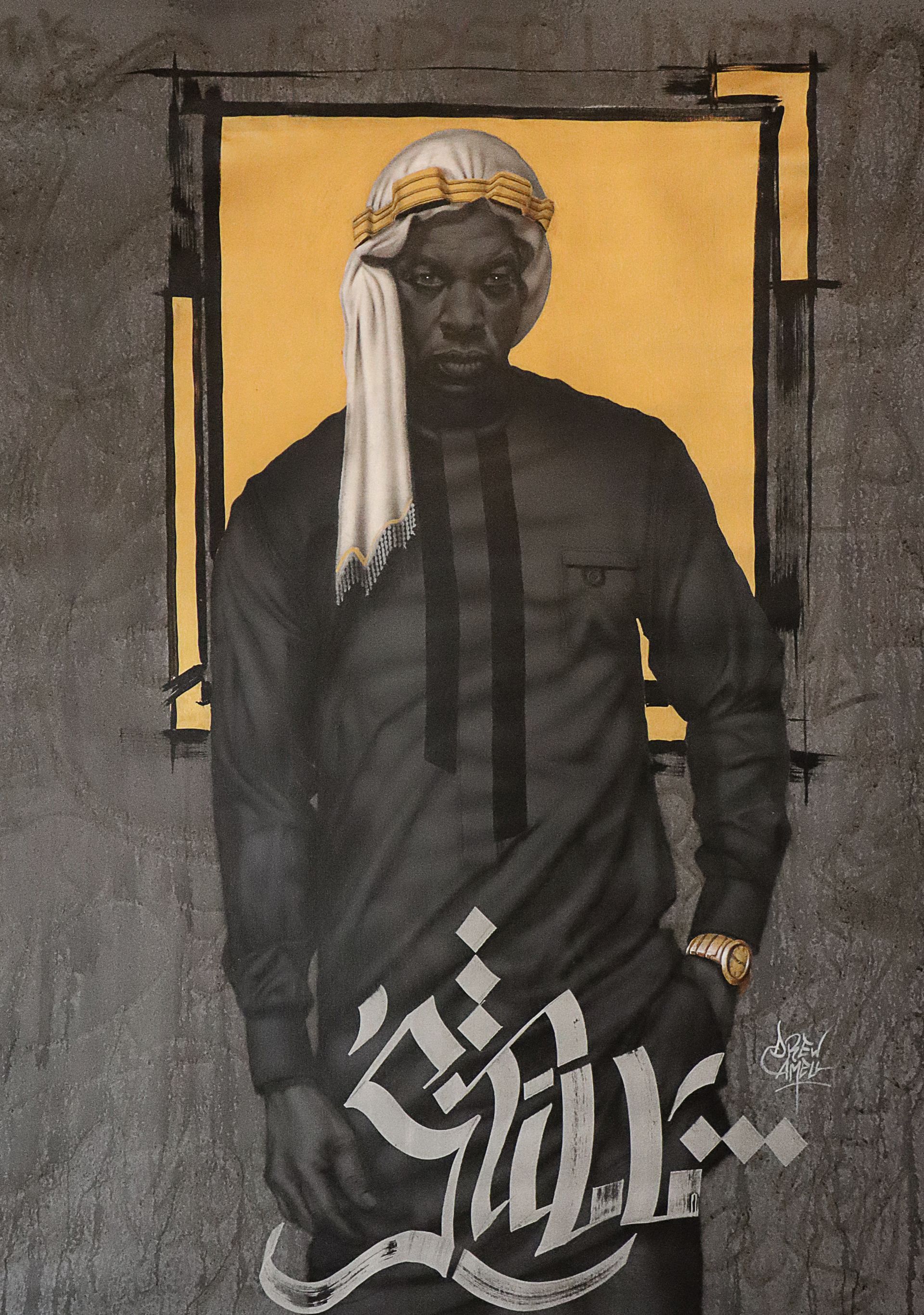 Schwarz weiß Portrait vor goldenem Hintergund eintfaltet seine Wirkung erst beim betrachten in echt.
Das Gold schimmert metallisch, wie man es von echtem Blattgold kennt. Durch hin und her bewegen vor dem Kunstwerk von Drew Camell, veraendert sich das Gold von hell zu dunkel, wodurch das Portrait einmal in den Hintergrund und einmal in den Vordergrund rueckt.