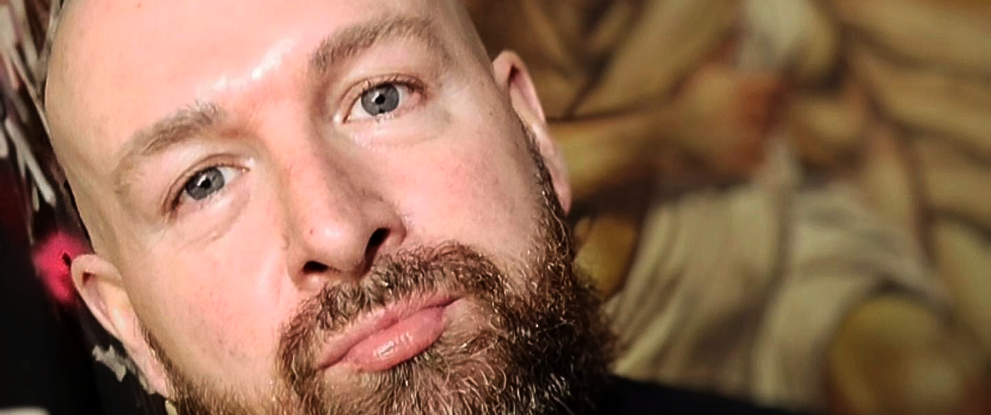 Es gibt Momente im Atelier, kurz bevor der Pinsel die Oberfläche berührt, und die Zeit stillzustehen