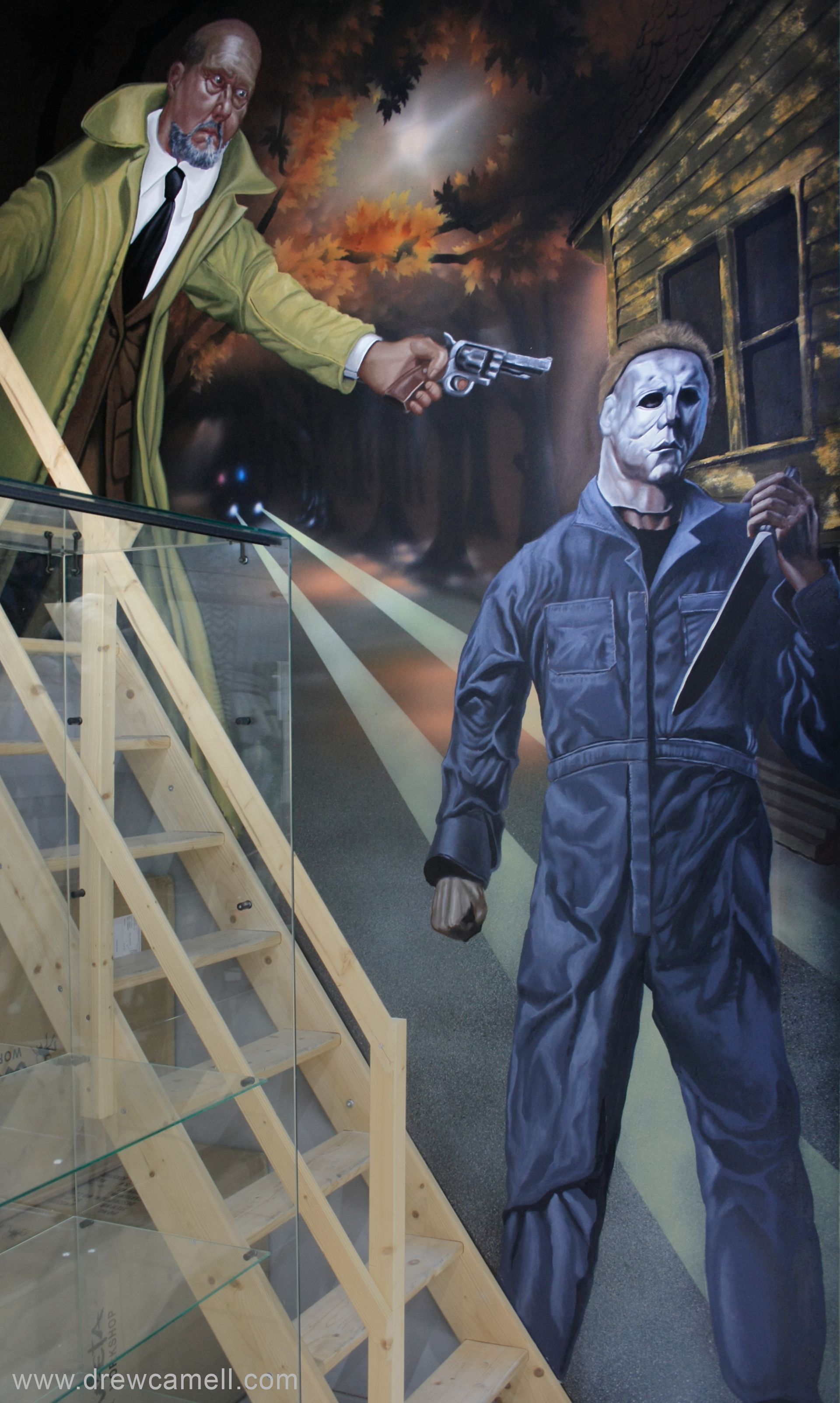 Wandmalerei vom Kuenstler Drew Camell aus Frankfurt am Main zeigt Michel Myers und Polizisten aus dem Film Halloween Wandmalerei vom Kuenstler Drew Camell aus Frankfurt am Main zeigt Michel Myers und Polizisten aus dem Film Halloween