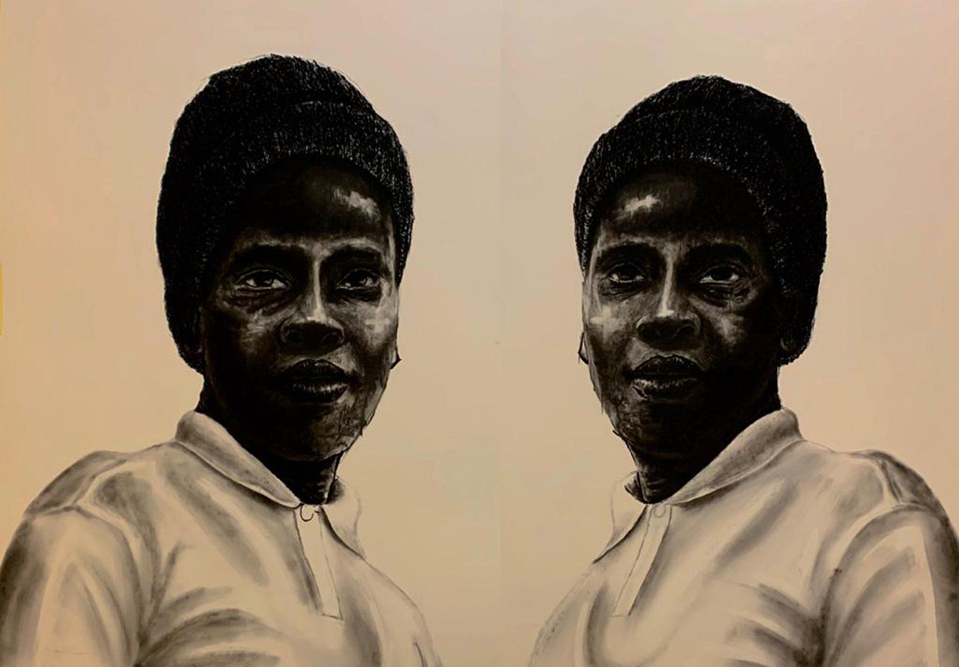 Lindokuhle Khumalo. We don’t bite the hand, 2020, fusain sur papier fabriano, 100 cm x 70 cm (diptych)