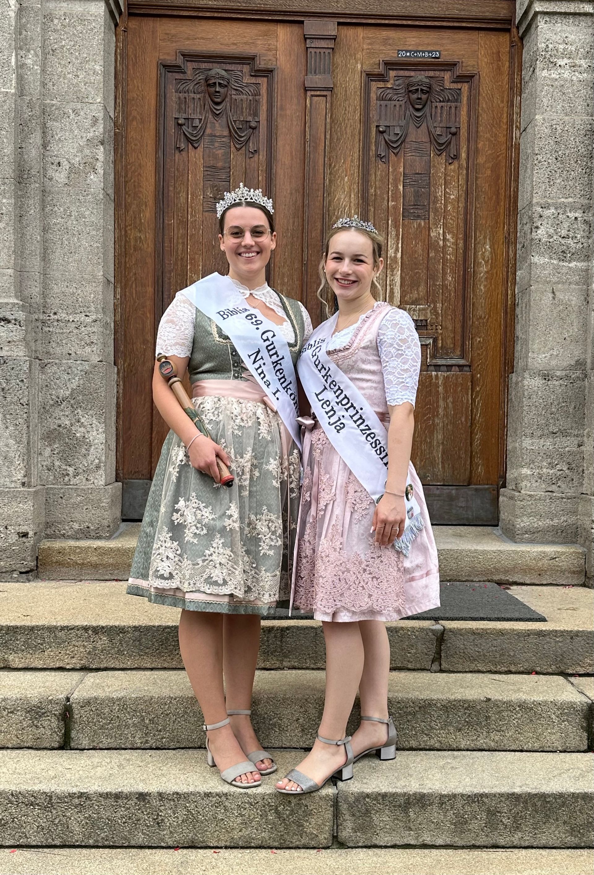 69. Bibliser Gurkenkönigin Nina I. mit Prinzessin Lenja