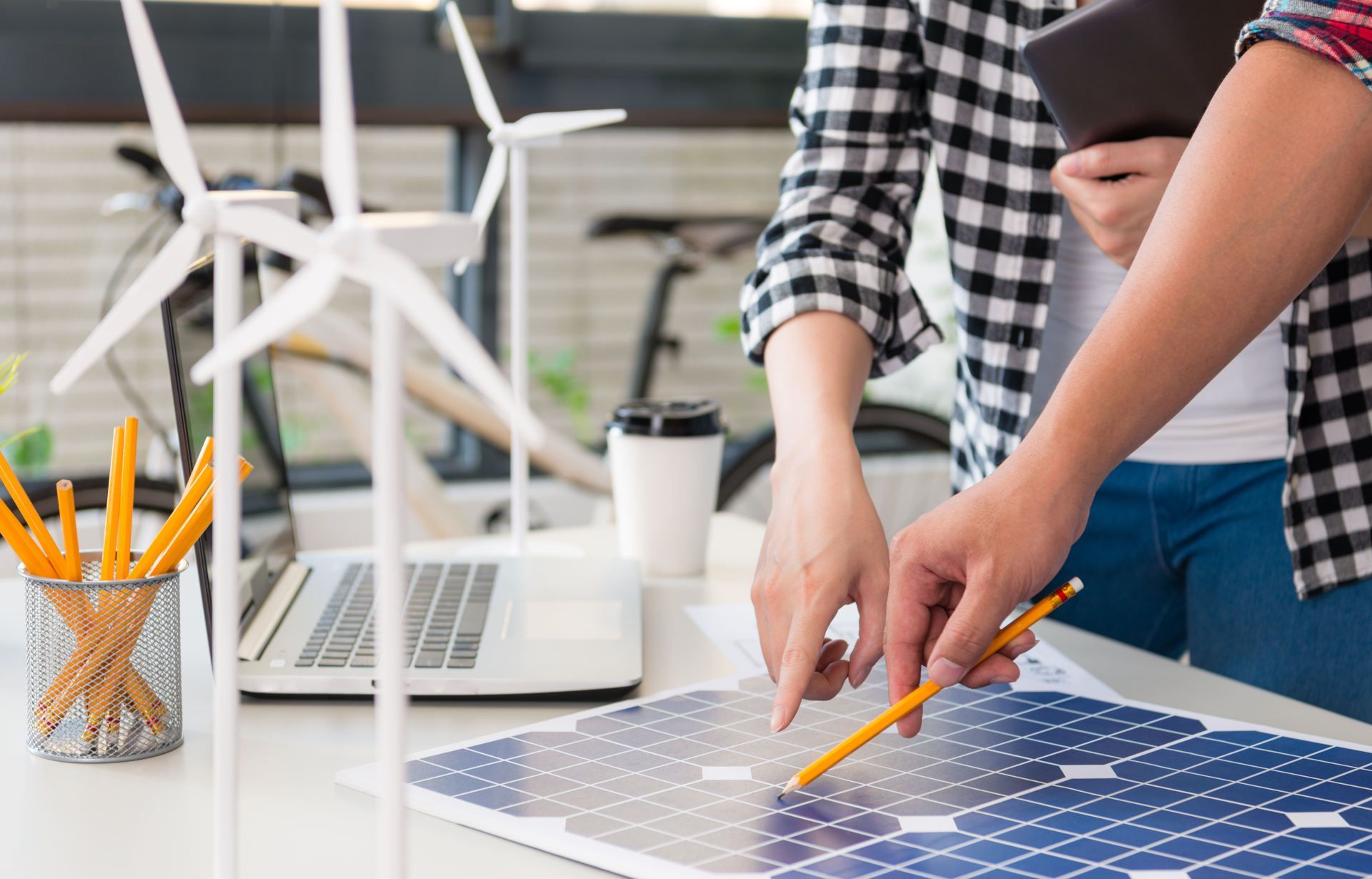 Betriebsführung für Wind- und PV-Anlagen Betriebsführung für Wind und PV Anlagen Marka Taler 49757 Vrees