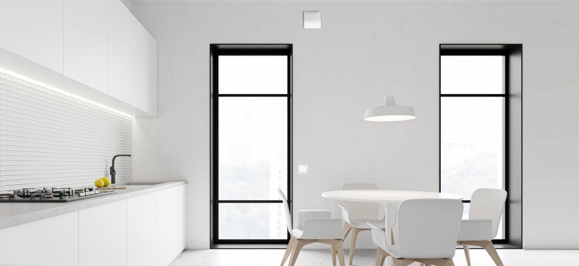 Entlüftung über Rollladenkasten Dezentrale Lüftung über dem Rollladenkasten.