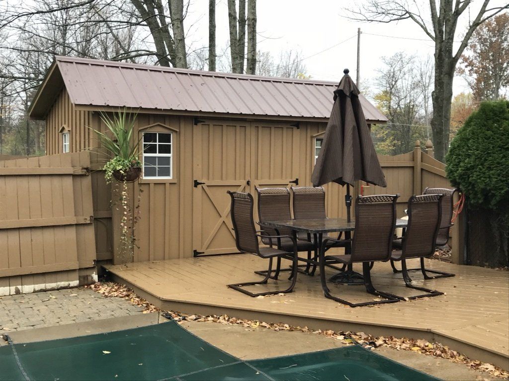 Poolside: Cabanas, Pool Houses