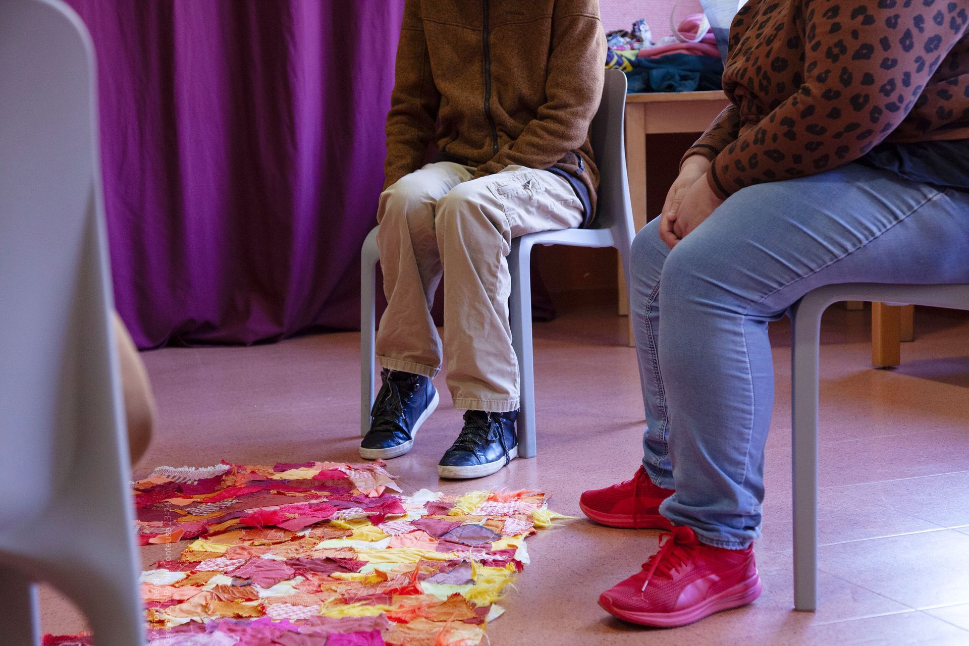 Cercle de la parole conteuse-Compagnie Conte- Projet financé avec le concours de l'Union Européenne avec le Fond Européen Agricole pour le Développement Rural et la Région PACA