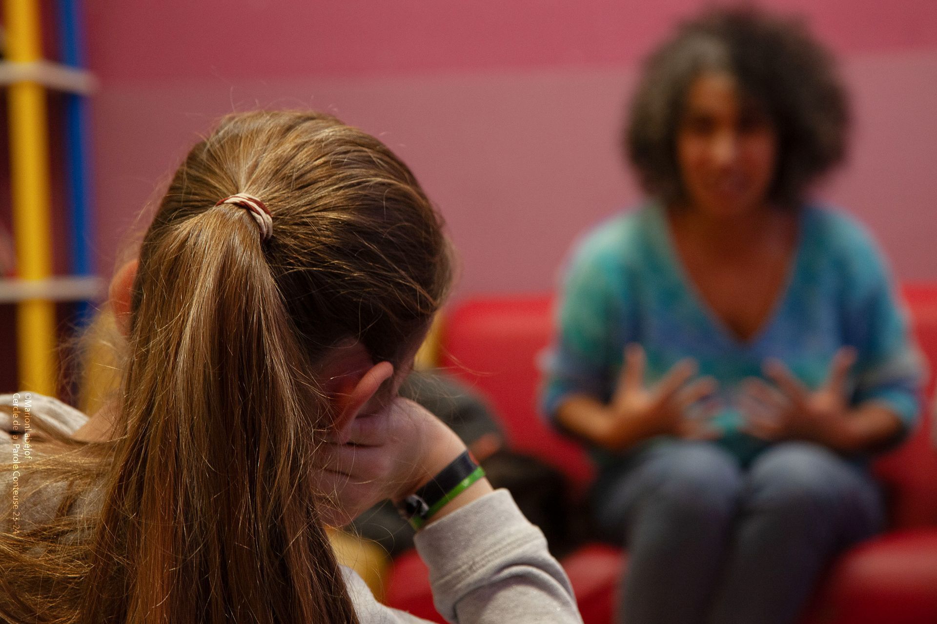 Cercle de la parole conteuse-Compagnie Conte- Projet financé avec le concours de l'Union Européenne avec le Fond Européen Agricole pour le Développement Rural et la Région PACA