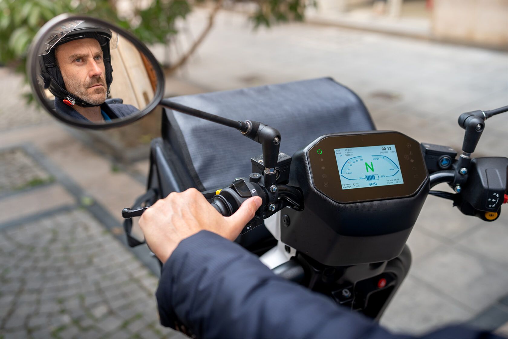 Der Ligier Pulse 3 leuchtet mit der Optical Bonding-Technologie