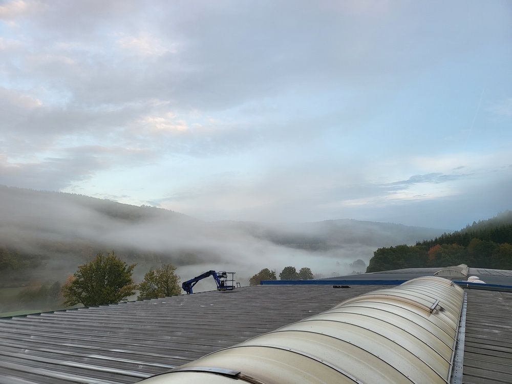 RWA-Anlage, Lichtband verdreckt, auf Dach