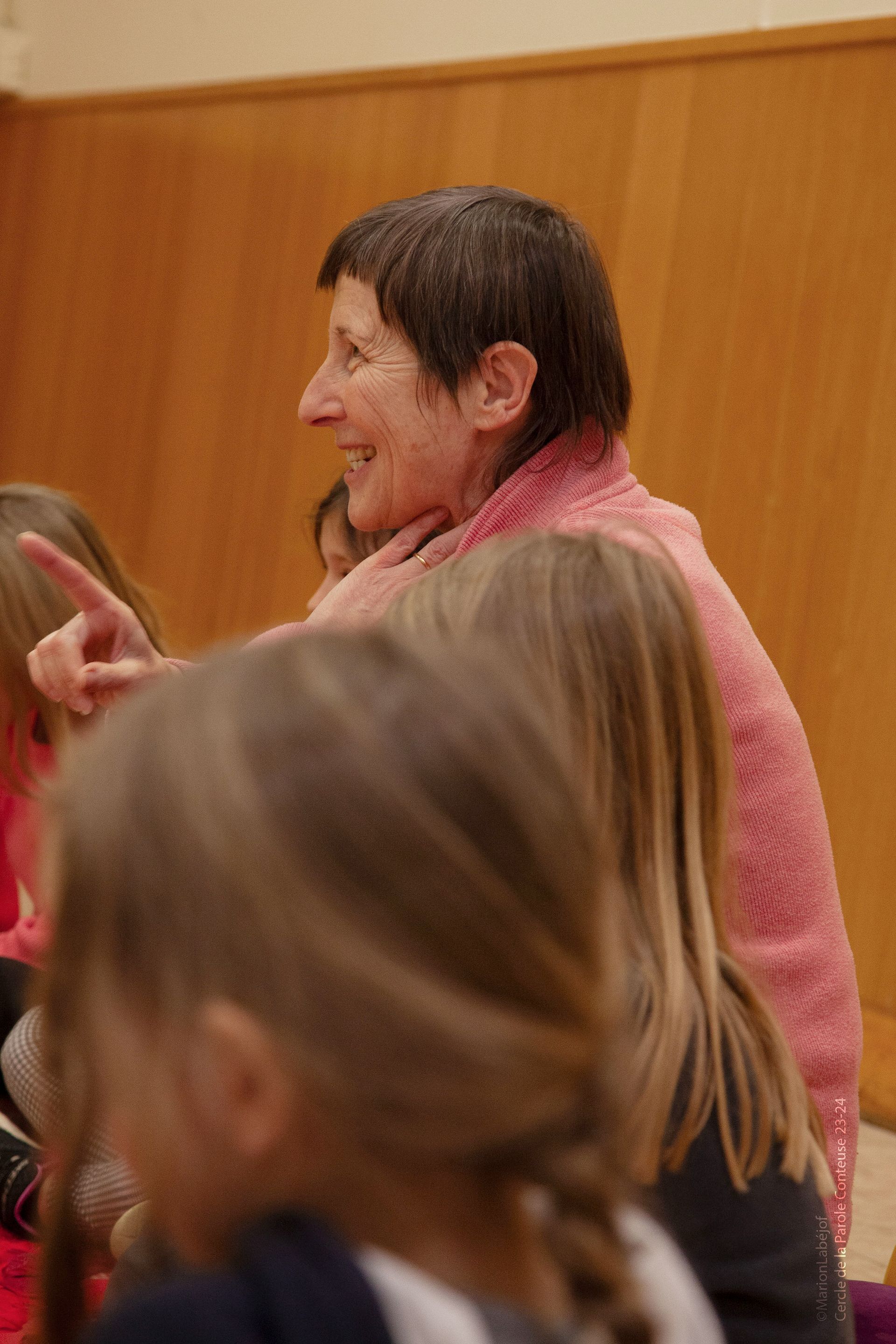 Cercle de la parole conteuse-Compagnie Conte- Projet financé avec le concours de l'Union Européenne avec le Fond Européen Agricole pour le Développement Rural et la Région PACA