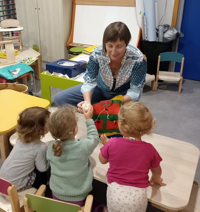 Résidence Rouvrir le monde#25 Anne Lopez/Creche Atelier créativité Anne Lopez, conteuse