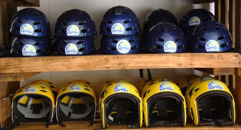 I caschi di protezione predisposti per taglie.