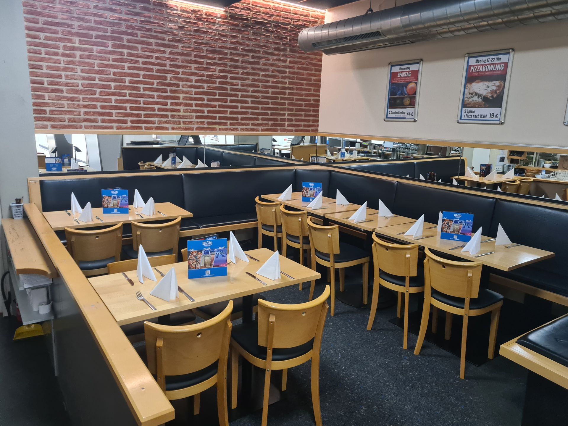 Bild Tische Gastronomiebereich
