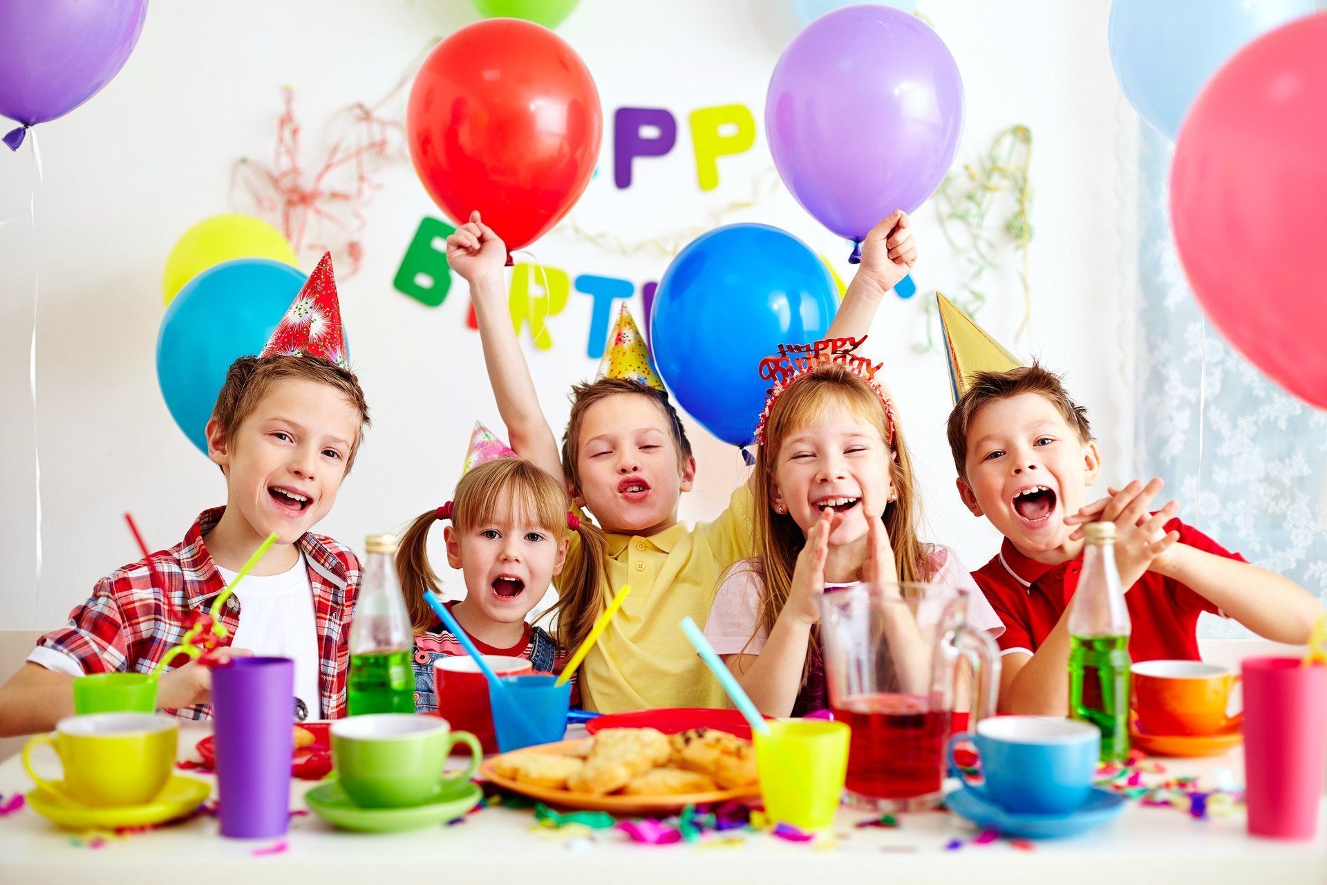 Kinder feiern Geburtstag Feier Deine Geburtstagsparty bei uns im City Bowling Wiesbaden!