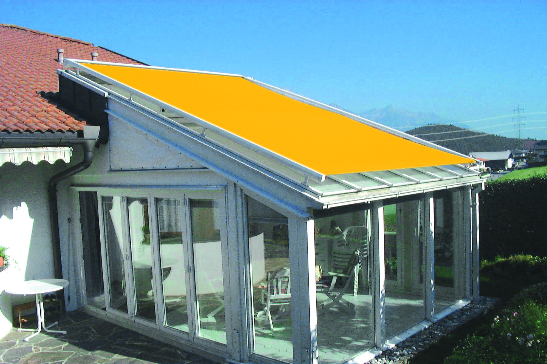 Wintergartenmarkisen lassen Sie sich beraten für den perfekten Schatten von Raumausstatter Sandra Kaiser in Arnsberg, Neheim.