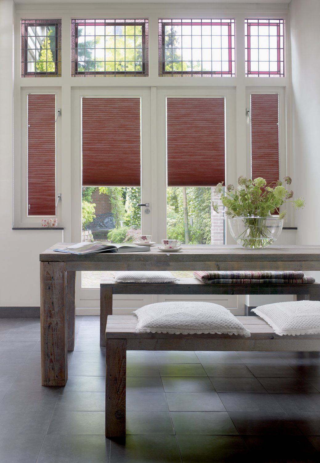 Plissee, Rollo, Lamellen, Flächenvorhänge oder Jalousien bieten Sicht- und Sonnenschutz von Raumausstatter aus Meschede.