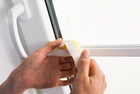 Plisseestoffe können von Raumausstatter- Meisterin Sandra Kaiser aus Meschede gereinigt werden.