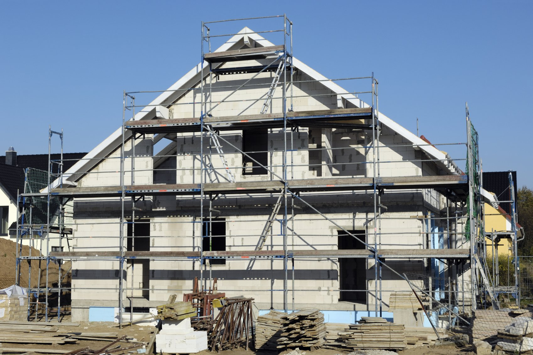 Rohbau in verschiedenen Stufen