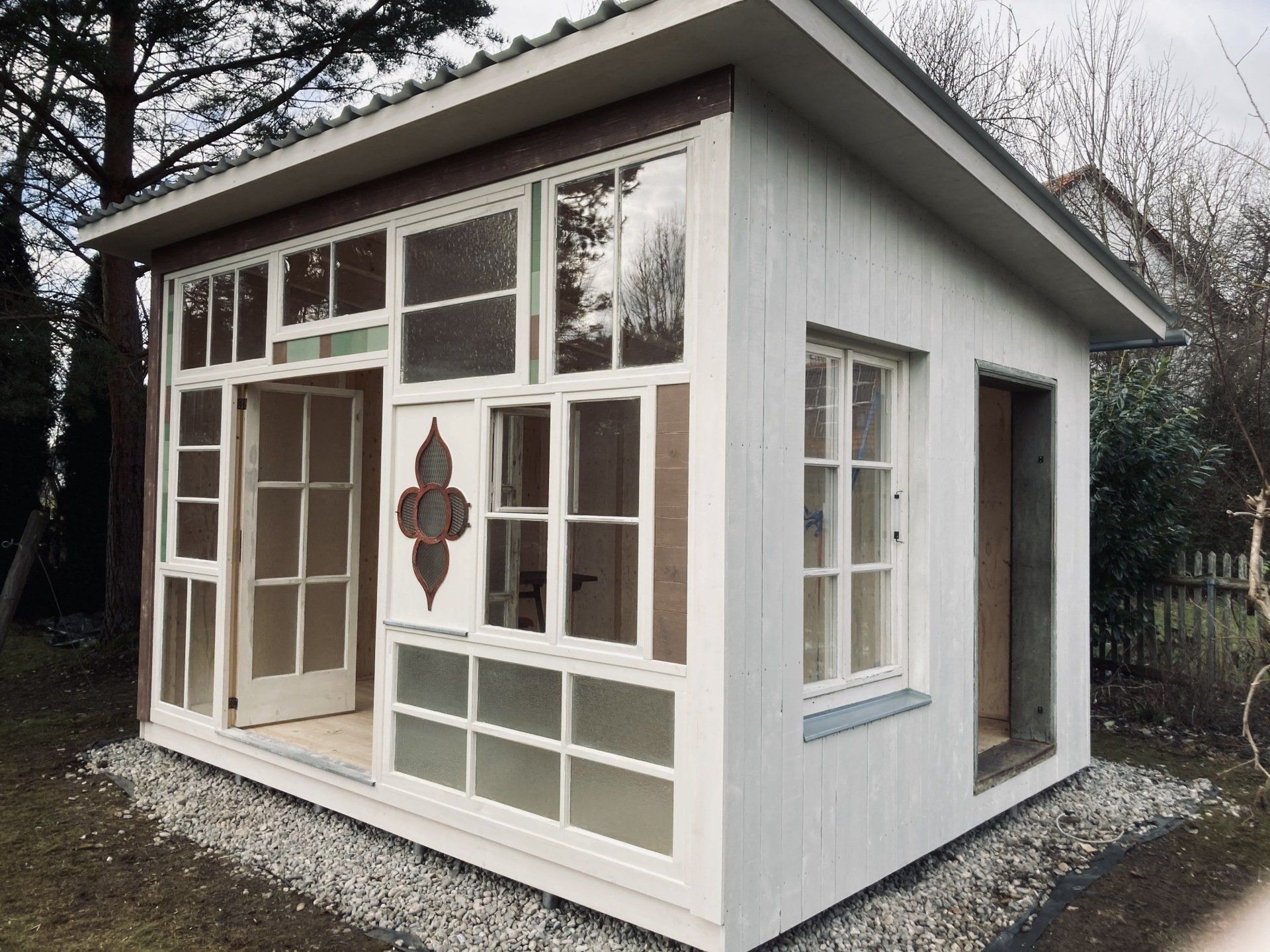 Gartenhaus mit Vintage Elementen - Zimmerei Chiemgau von bauwerk singer