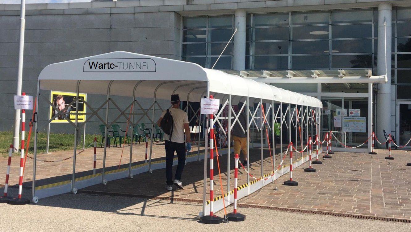 Warte-Tunnel, Kunde, Überdachung