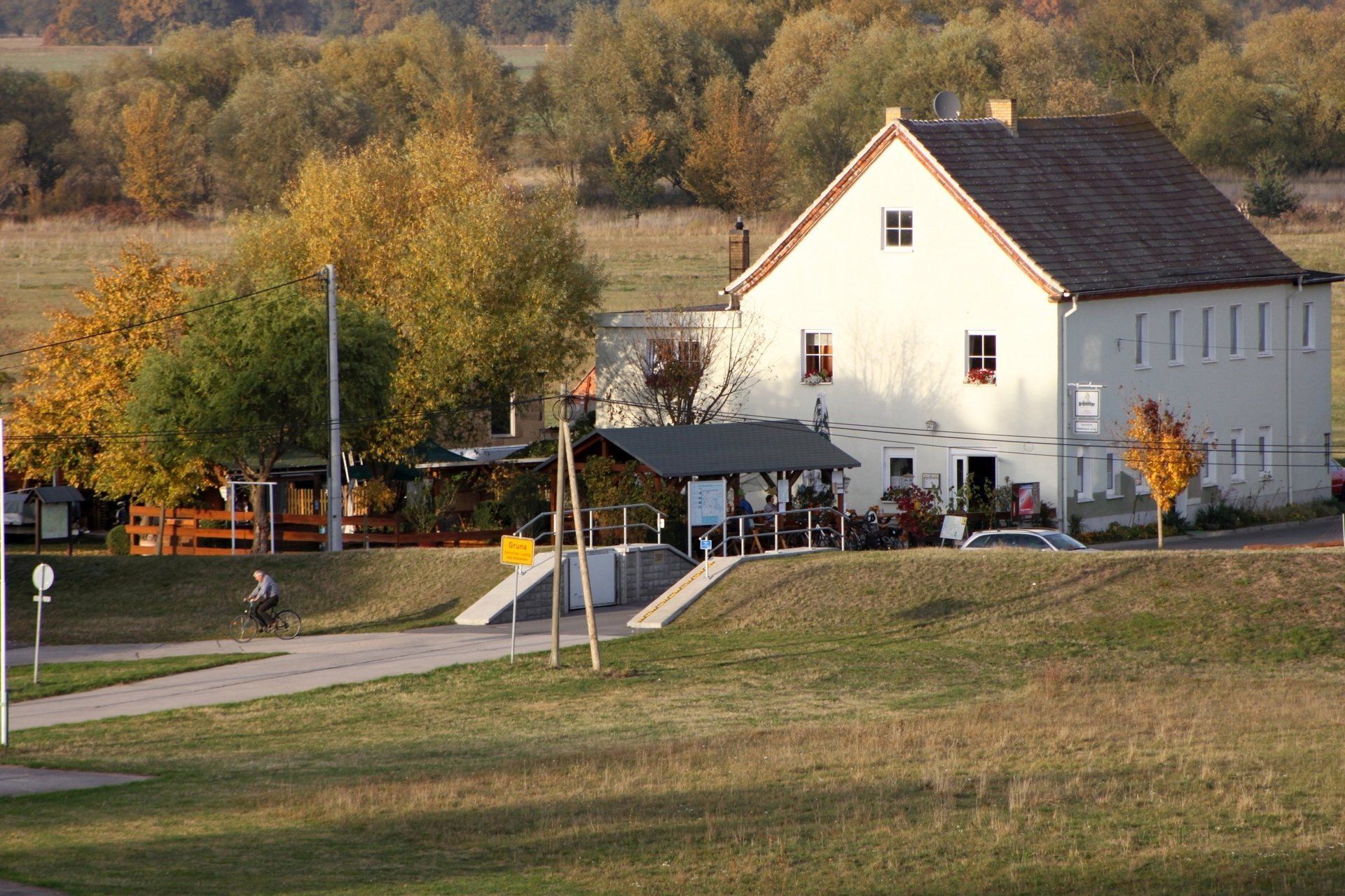 Fährhaus mit Biergarten