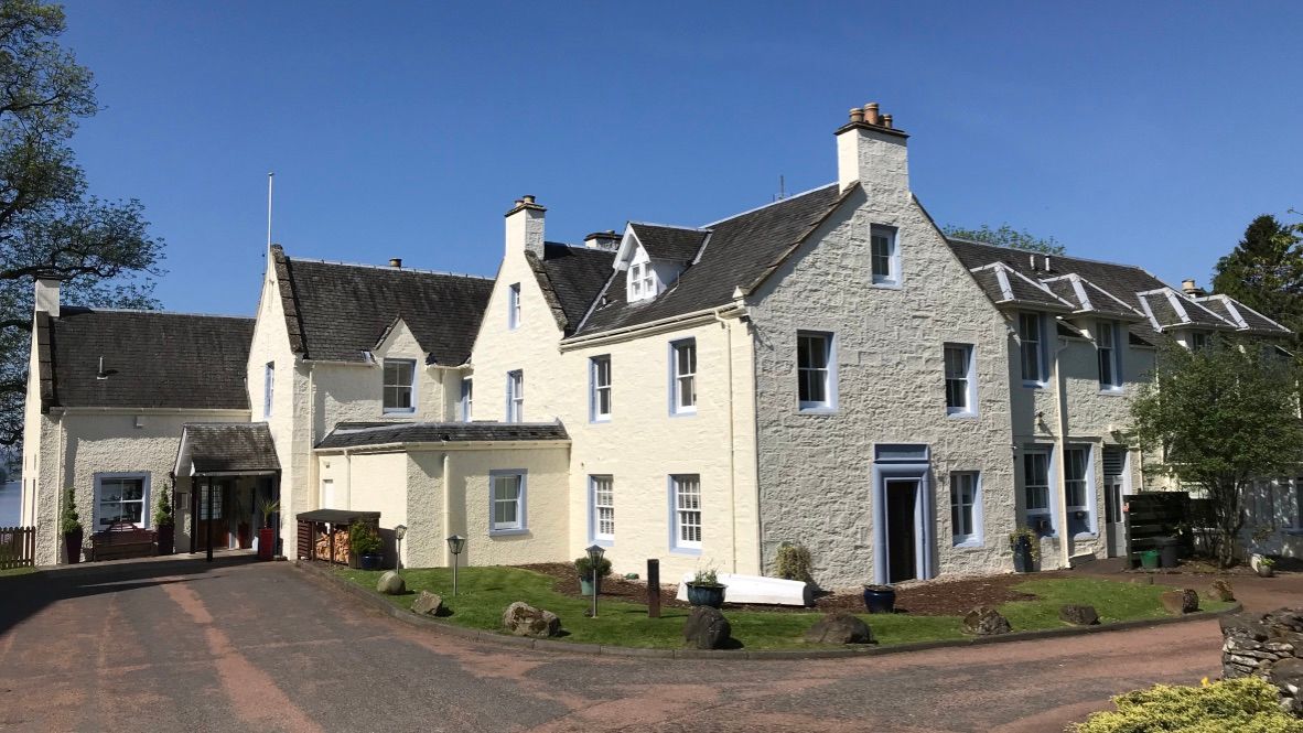 THE BEST PAINT COLOURS TO INCREASE YOUR HOME'S VALUE IN 2024