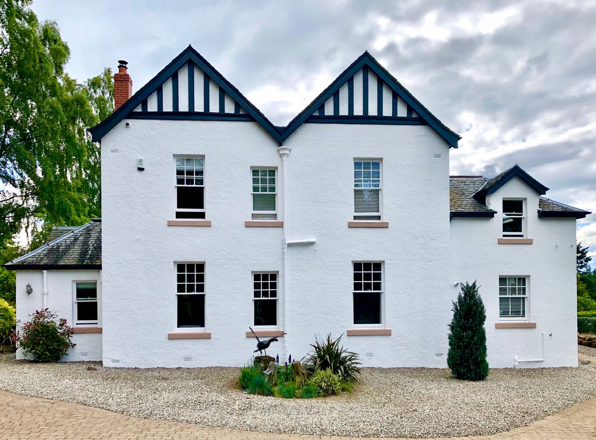 INNOVATIVE EXTERIOR PAINT IDEAS FOR A STANDOUT HOME