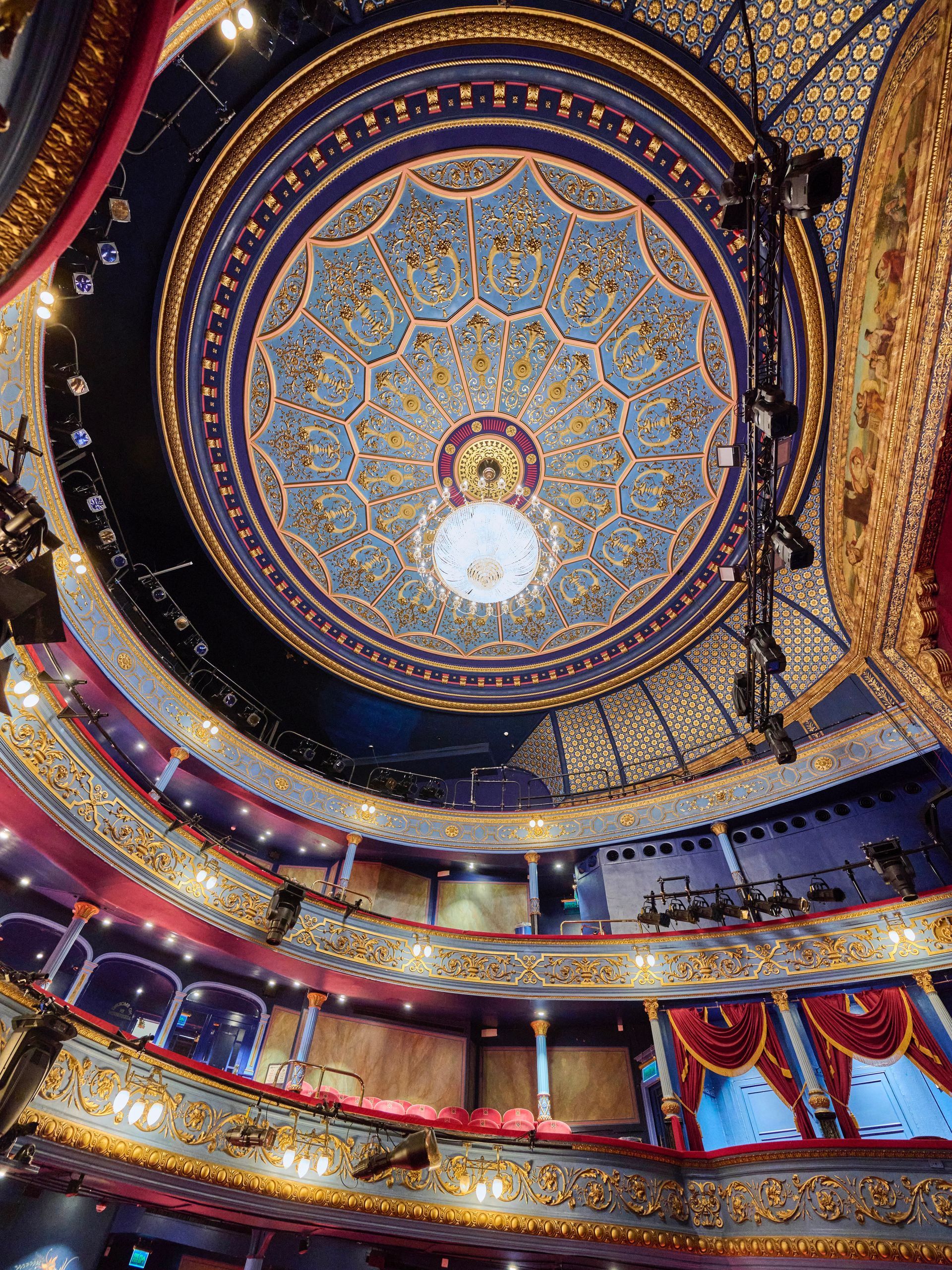 london commercia decorators