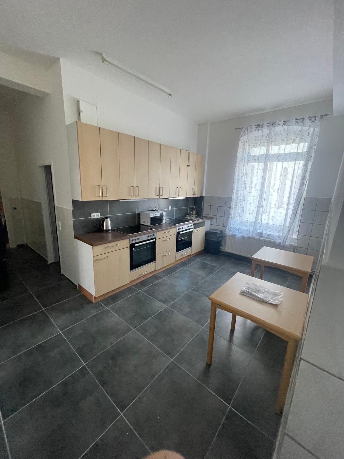 Küche - Küchenschränke und Herde